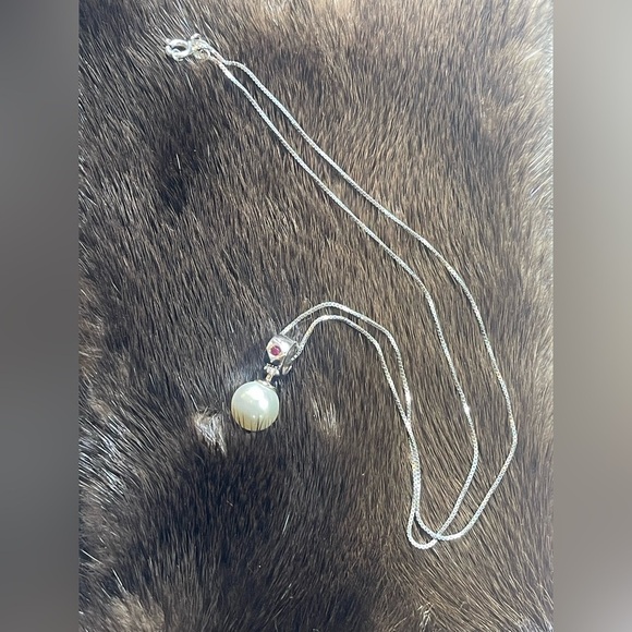 Elle 925 Sterling Silver Pearl and Ruby Accent Pendent W Box Chain 925 Necklace - Picture 6 of 12